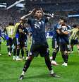 Enzo Fernández comemorando seu gol de empate contra a Inglaterra na semifinal.  Foto: Shaun Botterill/ Getty Images