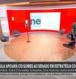 Erro na seleção de imagens revelou profissionais trabalhando em cenário no novo estúdio do canal de notícias  Foto: Reprodução/TV