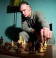 Atacante afirmou que cuidar da casa é responsabilidade de todos os membros da família - Foto: Jonathan Turton / Divulgação / Total Chess / Jogada10