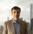 Segundo Ruchir Sharma, qualquer erro fiscal em um mundo em que o custo do capital está subindo pode fazer um estrago sério na economia brasileira  Foto: Matt Greenslade / BBC News Brasil