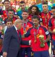 Presidente dos EUA, Donald Trump foi criticado por sua participação na final da Copa do Mundo 2026.  Foto: Reprodução/TV Globo / Purepeople