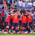 Jogadores da Espanha comemoram título  Foto: Evrim Aydin/Anadolu  / Getty Images