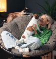 A convivência diária com cães e gatos pode transformar a vida dos tutores Foto: Gladskikh Tatiana | Shutterstock / Portal EdiCase