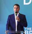 Flávio Bolsonaro levanta suspeitas sobre urnas brasileiras em evento com embaixadores  Foto: Divulgação / Estadão