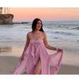 Adeus, Samba! Estes tênis Adidas são perfeitos para férias no litoral: na cor rosa-pôr-do-sol, combinam com vários vestidos e calças. Foto: Reprodução, Instagram @taniabyday / Purepeople