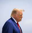 Presidente Donald Trump durante chegada de corpos de soldados mortos na guerra contra o Irã  Foto: ANSA / Ansa - Brasil