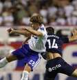 Jogadores de Hajduk Split e Pafos em disputa de bola - Foto: Divulgação / Hajduk Split / Jogada10