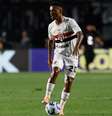 Marcos Antônio, do São Paulo, desperta interesse no mercado  Foto: São Paulo confia em permanência de Marcos Antônio para 2026 ( Rubens Chiri/SPFC) / Gávea News
