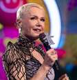 A lição de envelhecimento de Xuxa, aos 63 anos: 'Por mais que eu use os melhores cremes, me olho no espelho e não me vejo como antes. É difícil'. Foto: Divulgação/TV Globo / Purepeople