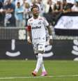 Neymar em partida pelo Santos contra o Coritiba, pelo Campeonato Brasileiro   Foto: Ricardo Moreira/Getty Images / Esporte News Mundo