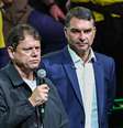 Tarcisio de Freitas e Flávio Bolsonaro  Foto:  TOMZÉ FONSECA/MODUSFOCUS / Estadão