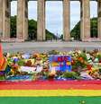 Ataque terrorista com atropelamento causou a morte de uma pessoa e feriu outras 29 que haviam participado da Parada do Orgulho LGBTQ+ de Berlim  Foto: DW / Deutsche Welle