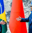 Lula e Xi Jinping conversaram por mais de uma hora no domingo à noite, por telefone  Foto: Ricardo Stuckert/PR