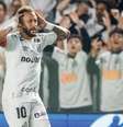 Neymar fez dois gols contra a Chapecoense, mas foi assunto por fatos ocorridos no vestiário e no CT –  Foto: Roberto Pessoa / ACF / Jogada10