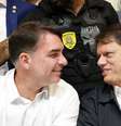 Flávio Bolsonaro (PL) e Tarcísio de Freitas (Republicanos)  Foto: Daniel Teixeira/Estadão / Estadão