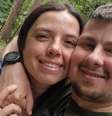 Josh Smith e sua esposa Kelly têm vivido intensamente cada dia desde o diagnóstico  Foto: Josh Smith / BBC News Brasil