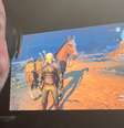 Dublador de Geralt em The Witcher 3 mostra foto gravando diálogos de Songs of the Past  Foto: Reprodução / @DCockle