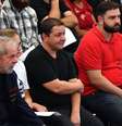 Lulinha (ao centro, de blusa preta) é um dos filhos de Lula  Foto: AFP via Getty Images / BBC News Brasil