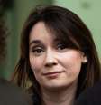 Xenia Fedorova, ex-diretora da RT France e comentarista da CNews, participa de sessão de autógrafos no Festival do Livro de Paris, em abril de 2025  Foto: © XAVIER GALIANA / AFP / RFI
