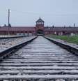 Em Auschwitz, na madrugada de 2 para 3 de agosto de 1944, milhares de roma e sinti foram assassinados  Foto: DW / Deutsche Welle