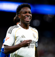 Salário maior que R$ 100 milhões, bônus alto e mais lucro com direitos de  Foto: após férias com Virgínia, Vini Jr. batalha por melhores benefícios em novo contrato no Real Madrid. / Purepeople