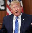 O presidente dos EUA, Donald Trump, levanta as duas mãos enquanto discursa durante uma reunião de gabinete em Camp David, Maryland, em 31 de julho. 

  Foto: AFP via Getty Images / BBC News Brasil