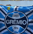 Foto: Bandeira do Grêmio ( Reprodução/Instagram Grêmio/ @gremio) / Gávea News
