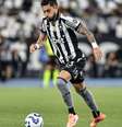 Foto: Alex Telles em atuação pelo Botafogo, no Nilton Santos ( Arthur Barreto/BFR) / Gávea News