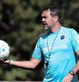 Foto: Artur Jorge comanda treino do Cruzeiro ( @gustavomartinsfoto / Cruzeiro) / Gávea News