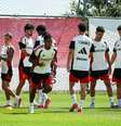 Atividade de preparação do Benfica antes de encarar o Hearts na Liga Europa - Foto: Divulgação / Jogada10