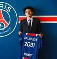 Maghnes Akliouche assinou contrato com o PSG até 2031 - Foto: Divulgação / PSG / Jogada10