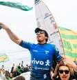 O brasileiro e atual campeão mundial Yago Dora venceu a etapa de Saquarema do CT de 2026 da WSL Foto: WSL/Thiago Diz