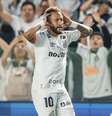 No jogo contra a Chapecoense, Neymar simulou jogar pôquer em comemoração –  Foto: Raul Baretta / Santos / Jogada10