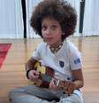 Um estudo de neurociência afirma: as crianças que aprenderam a tocar um instrumento na infância desenvolveram uma habilidade essencial para a vida. Foto: Reprodução, Instagram / Purepeople