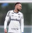Neymar em ação durante treino do Santos (Foto: Raul Baretta/ Santos FC) Foto: Neymar em ação durante treino do Santos ( Raul Baretta/ Santos FC) / Gávea News
