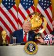 Infantino vive crise política no comando da Fifa –  Foto: Daniel Torok / White House / Jogada10