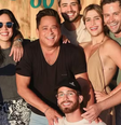 Leonardo e os seis filhos  Foto: Reprodução/Instagram