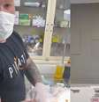 Falso veterinário é preso enquanto fazia cirurgia em gato no RJ  Foto: Reprodução/Globo