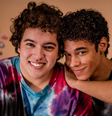 Miguel Lallo e Diego Lira caracterizados para o filme Quinze Dias  Foto: Imagens cedidas pela Netflix