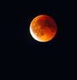 Eclipse lunar pode deixar a Lua com tom avermelhado  Foto: Getty Images / BBC News Brasil