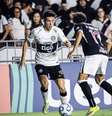 Pedro Emanuel vive um bom momento no Vasco –  Foto: Matheus Lima/Vasco / Jogada10