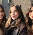 As trigêmeas Isabella, Sofía e Ana María (da esq. para a dir.) eram inseparáveis, segundo familiares  Foto: @jsaavedra55 no Instagram / BBC News Brasil