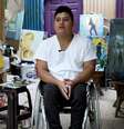 Artista Melvin Gómez questiona manutenção do regime de exceção em El Salvador  Foto: Felix Lima/BBC / BBC News Brasil