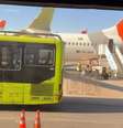Boeing 737 Max 8 da Gol teve a ponta da asa esquerda atingida por um ônibus  Foto: Divulgação/Instagram/@moalopess / Estadão