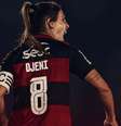 Djeni (segunda da direita para a esquerda) faz o primeiro gol do Fla e comemora. Mas ela ainda faria outro gol.  Foto: Reprodução / Instagram Flamengo Futebol feminino / Jogada10