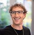 Mark Zuckerberg queria demonstrar que a Meta era mais produtiva usando IA do que com funcionários; o resultado foi um fiasco para a empresa Foto: Xataka