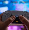 Sony passa a focar em monetizar a base atual de jogadores do PlayStation 5  Foto: Reprodução / Getty Images / NurPhoto