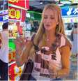 Ana Paula Siebert come espetinho de escorpião ao lado de Roberto Justus na China  Foto: Reprodução/Instagram