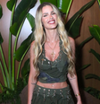 Adeus, Samba! Aposentei o queridinho da Adidas por este tênis na cor 'cauda de sereia', que vai brilhar no pé por ser confortável e combinar com meu look no Rock in Rio. Foto: AGNews / Purepeople