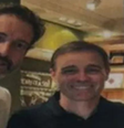 O advogado Ciro Soares ao lado do ministro André Mendonça em foto que teria sido enviada a Vorcaro, segundo o portal ICL Notícias  Foto: Reprodução